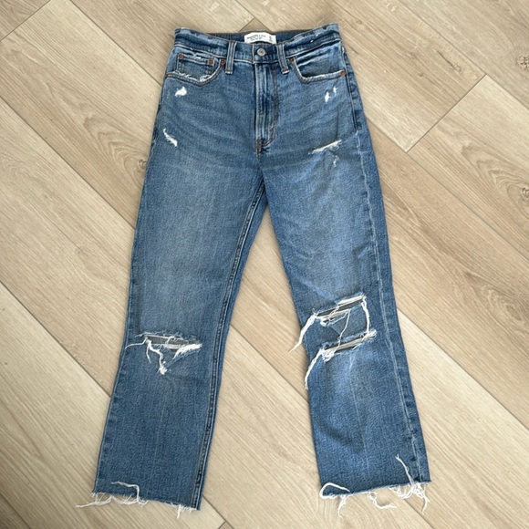 Abercrombie & Fitch The Ankle Straight Ultra High Rise Distressed Jeans Size 25 - Picture 1 of 4